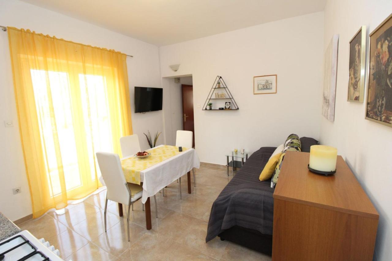 Apartments And Rooms With Parking Space Pag - 13060 Pag Town Exterior foto